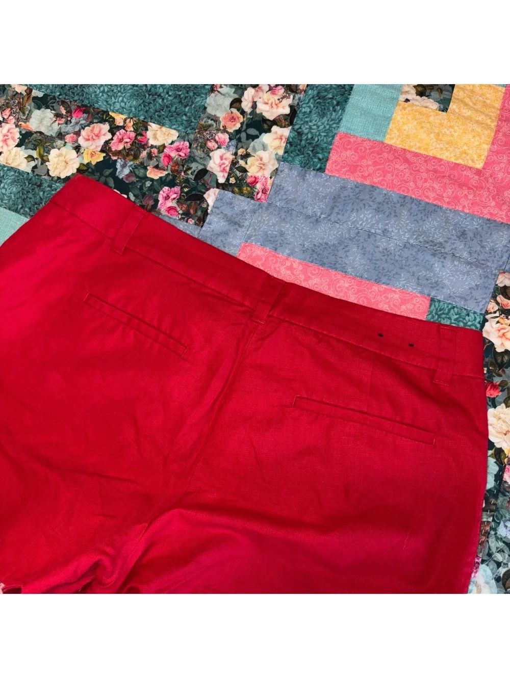 J.Crew 53% Linen Blend Woman’s Size 12 Red Scalloped Hem Linen Shorts